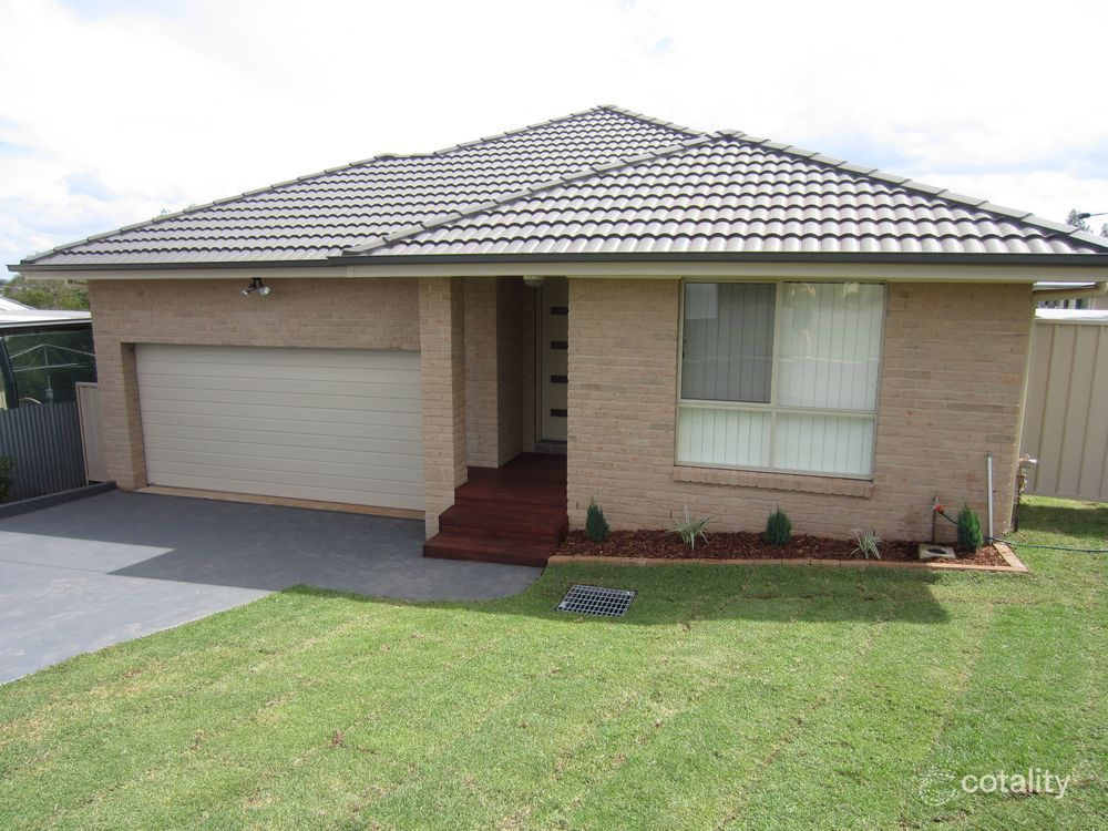 7 Parry Dr, Temora, NSW 2666
