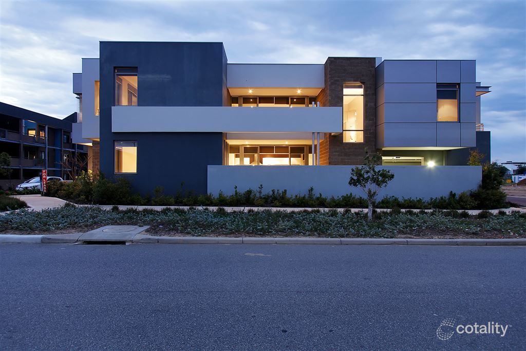 60 Breaksea Dr, North Coogee, WA 6163