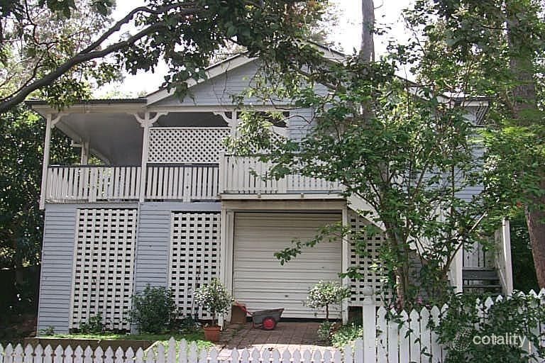 30 Saunders St, Indooroopilly, QLD 4068