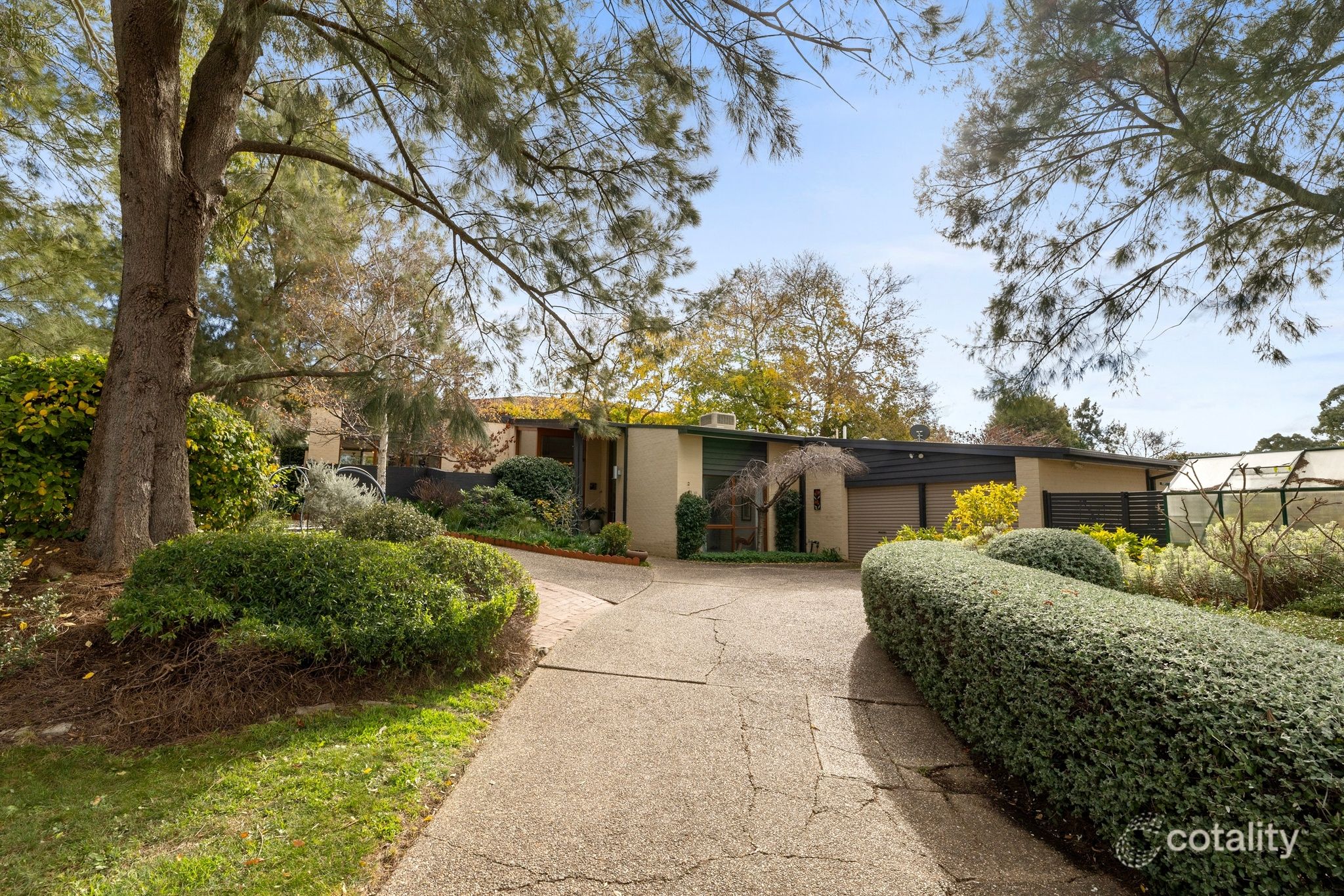 2 Claxton Cres, Lyneham, ACT 2602