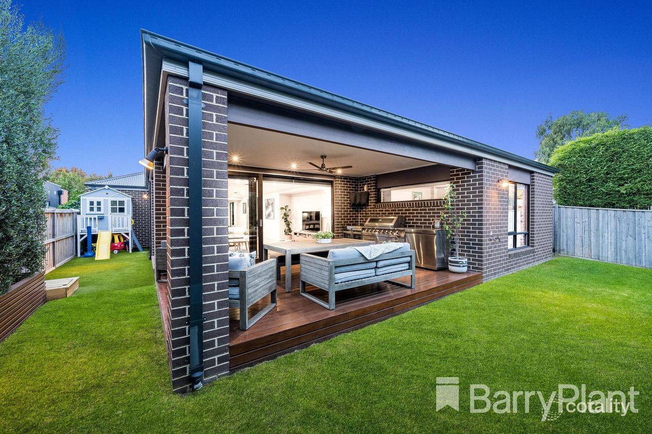 16 Manna Gum Dr, Mount Duneed, VIC 3217