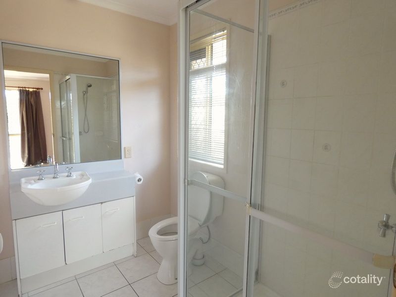 13 Bottlebrush Dr, Regents Park, QLD 4118