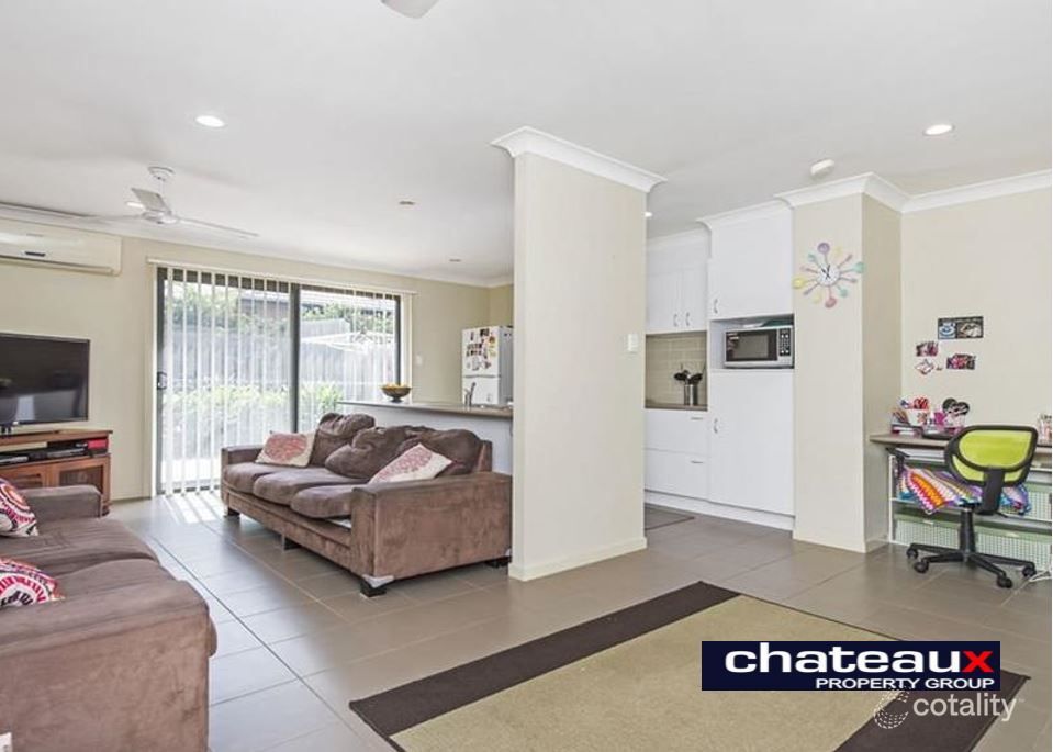 3/8 Seashell Ave, Coomera, QLD 4209