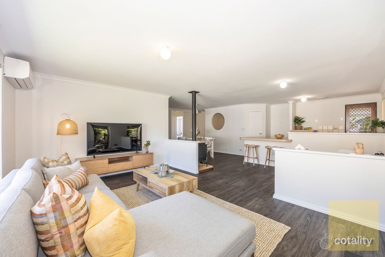 12 Dalbeattie Way, Kinross, WA 6028