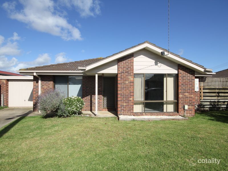 1 Joseph Banks Cres, Cranbourne, VIC 3977
