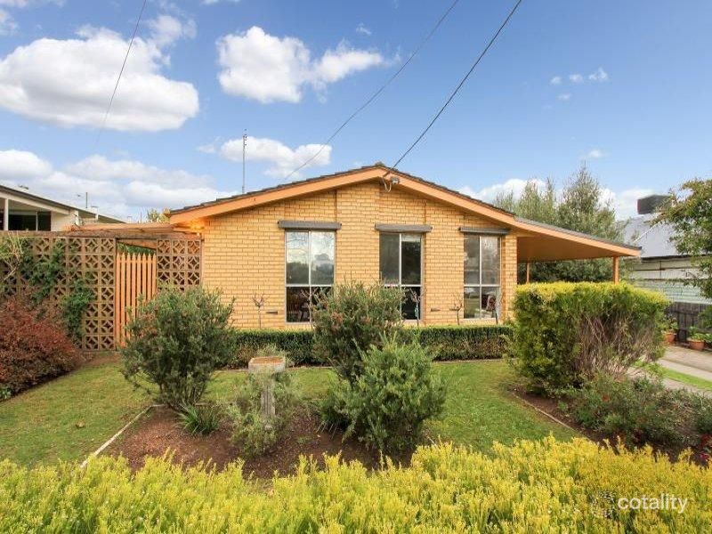 10 Edward St, Maffra, VIC 3860