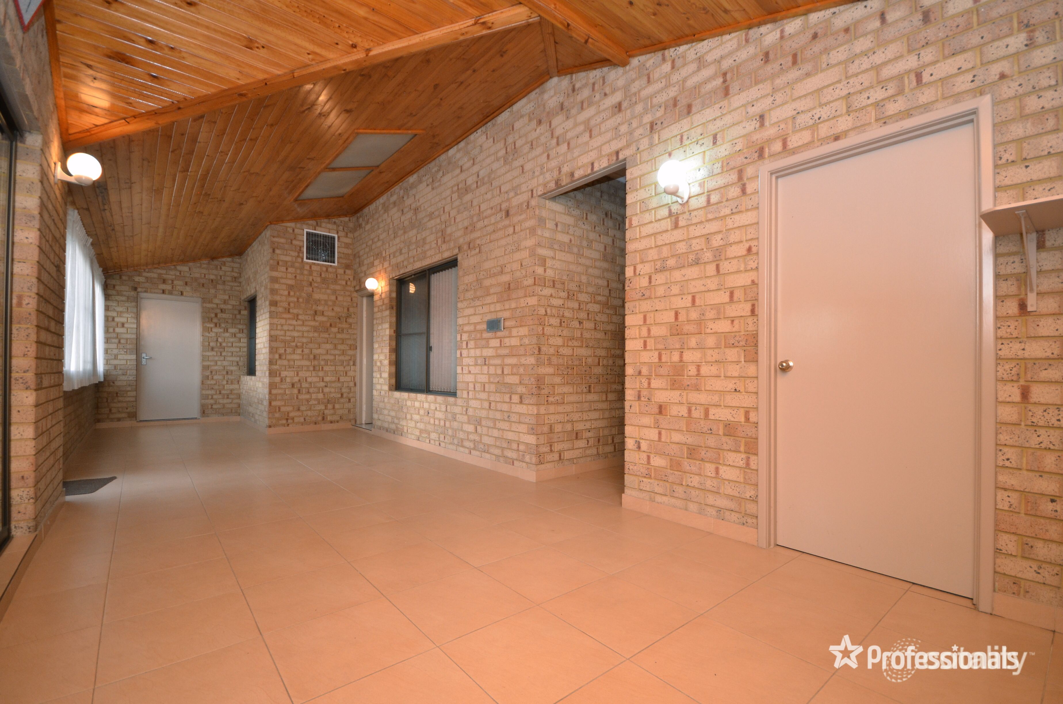 52 Stockman Way, Cannington, WA 6107