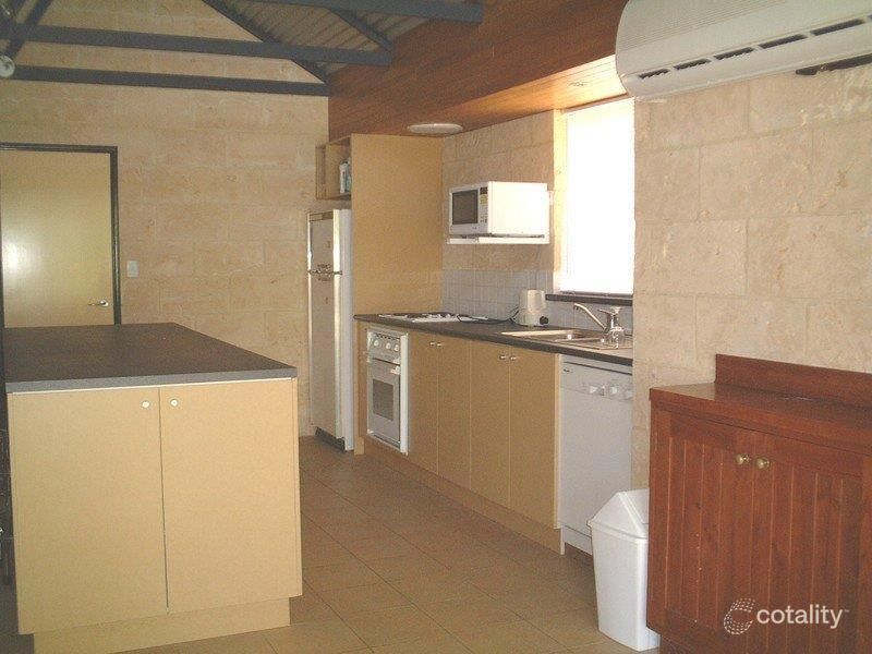 11 Tahiti Pl, Jurien Bay, WA 6516
