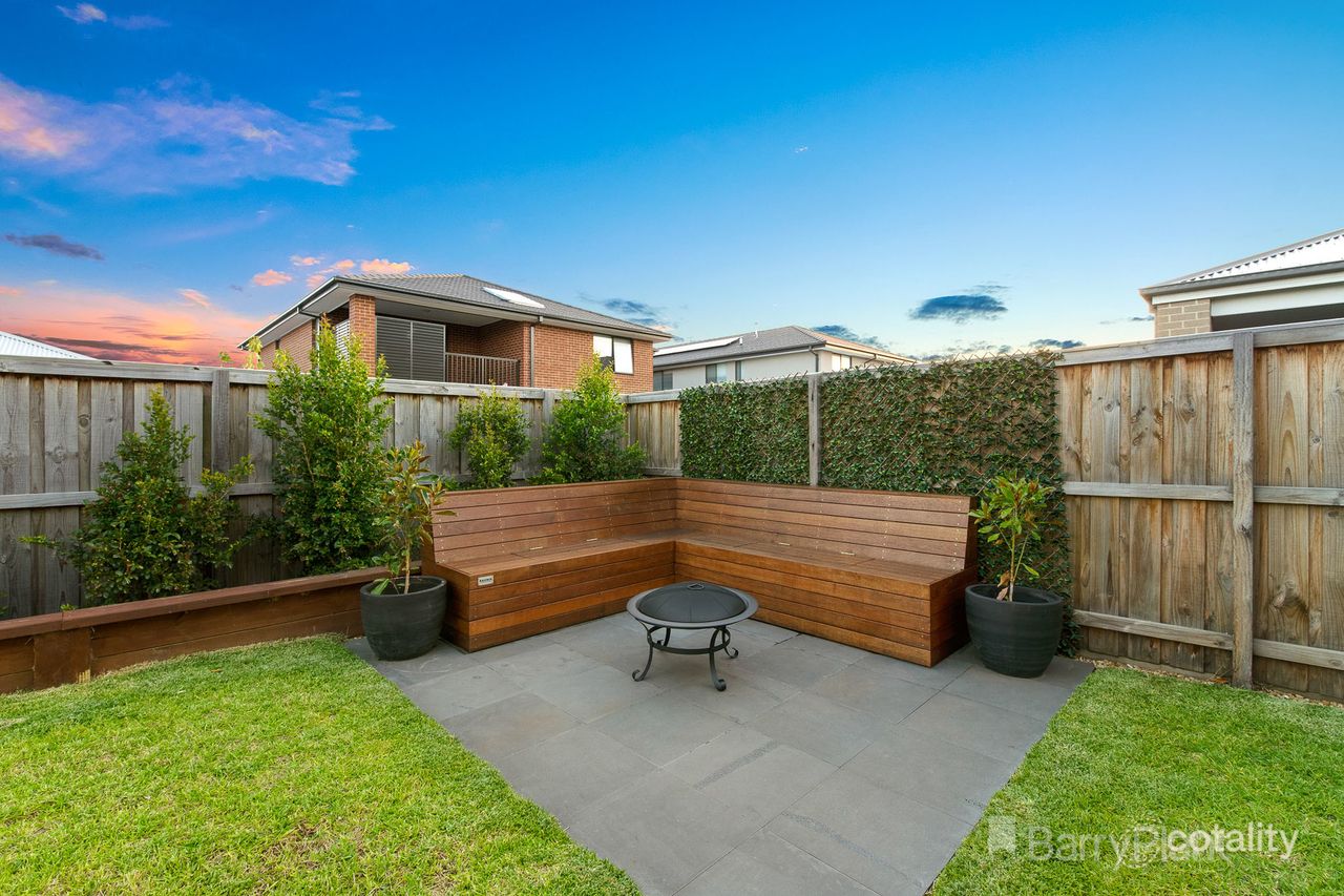 81 Kaduna Dr, Officer South, VIC 3809