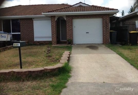 32 Bernardo St, Rosemeadow, NSW 2560