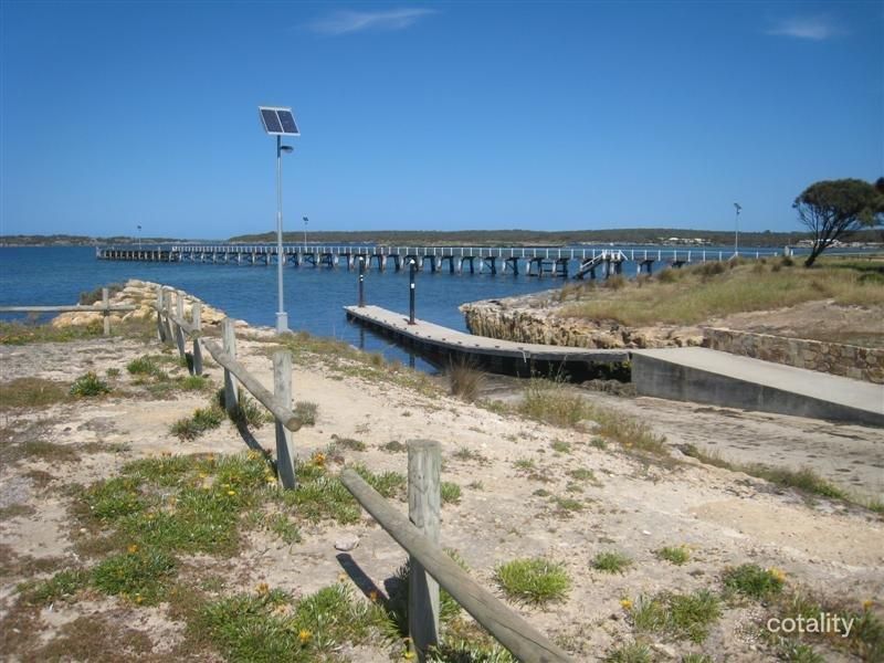 16 Henderson Ct, Mount Dutton Bay, SA 5607