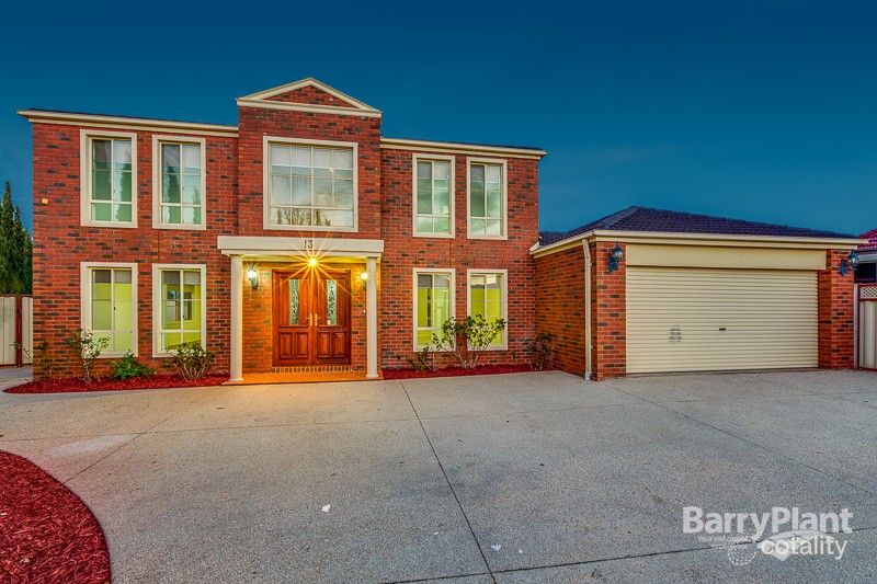 13 Kinnaird Ct, Taylors Lakes, VIC 3038
