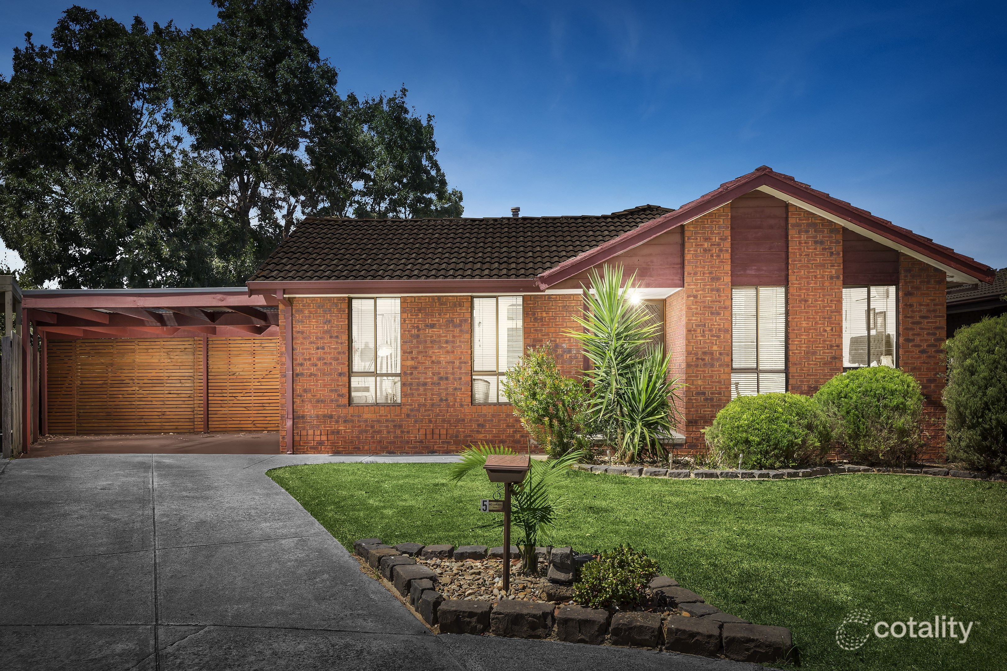 5 Protea Ct, Mill Park, VIC 3082