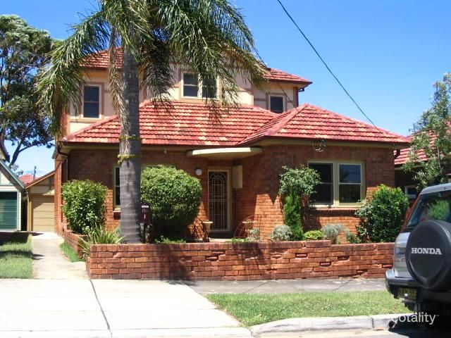 8 Princess Ave, Rodd Point, NSW 2046