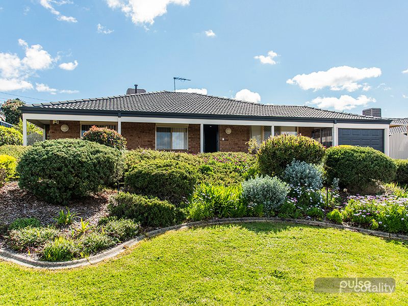 24 Underwood Gr, Kardinya, WA 6163