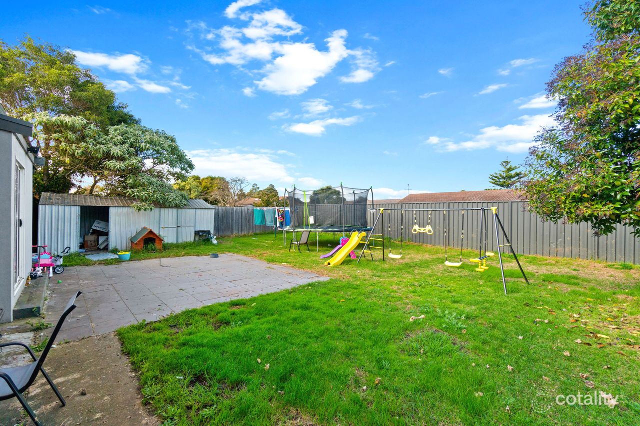 12 Bergen Cres, Sale, VIC 3850