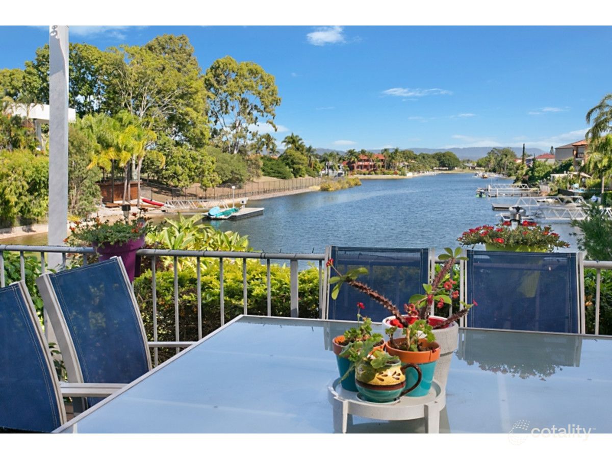 4 Peter Blondell Dr, Mermaid Waters, QLD 4218
