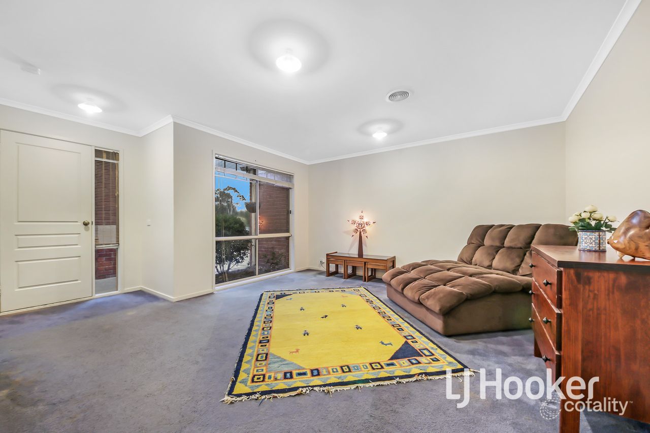 725 Glasscocks Rd, Narre Warren South, VIC 3805