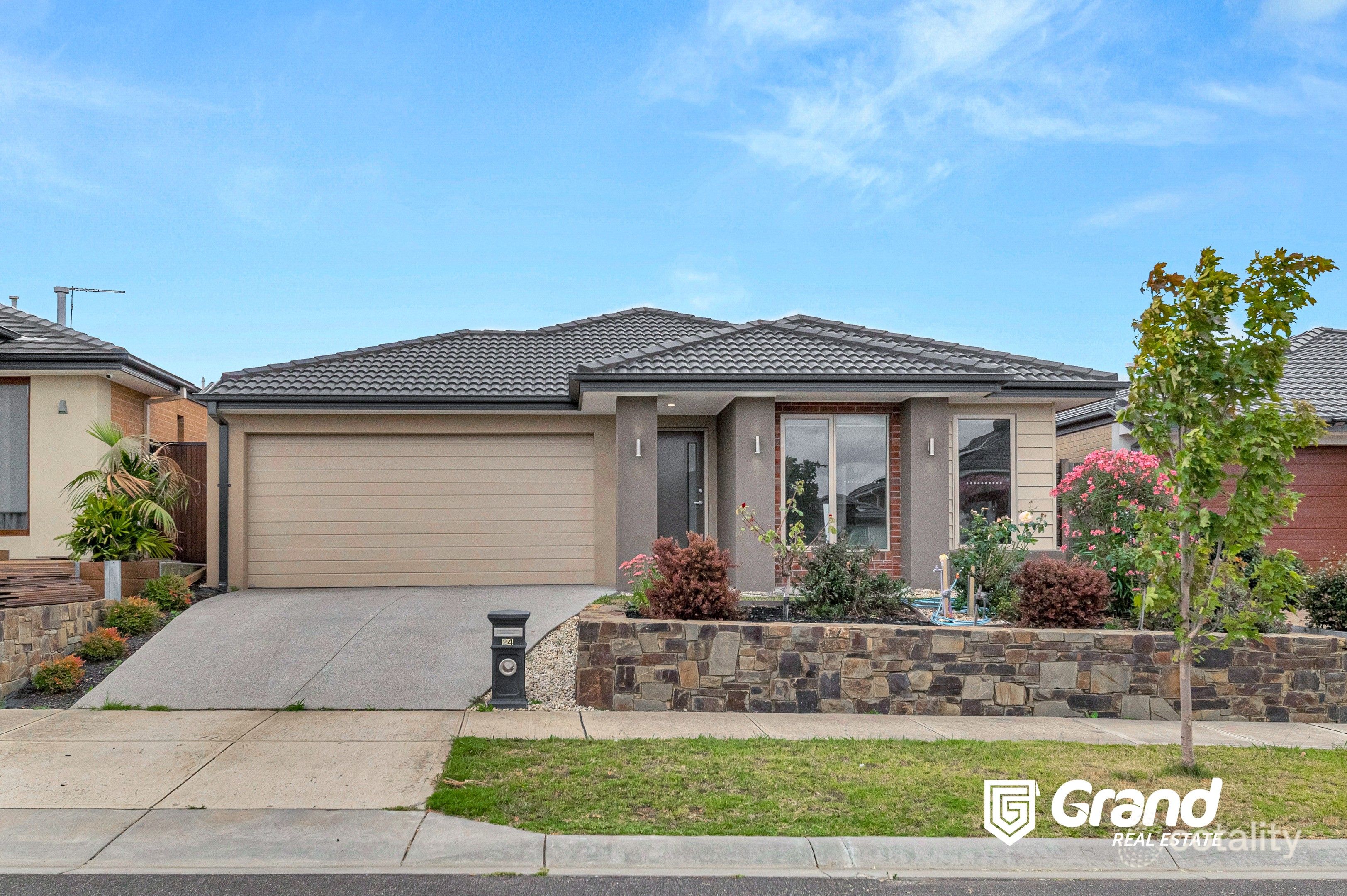 24 Sikes Rd, Clyde North, VIC 3978