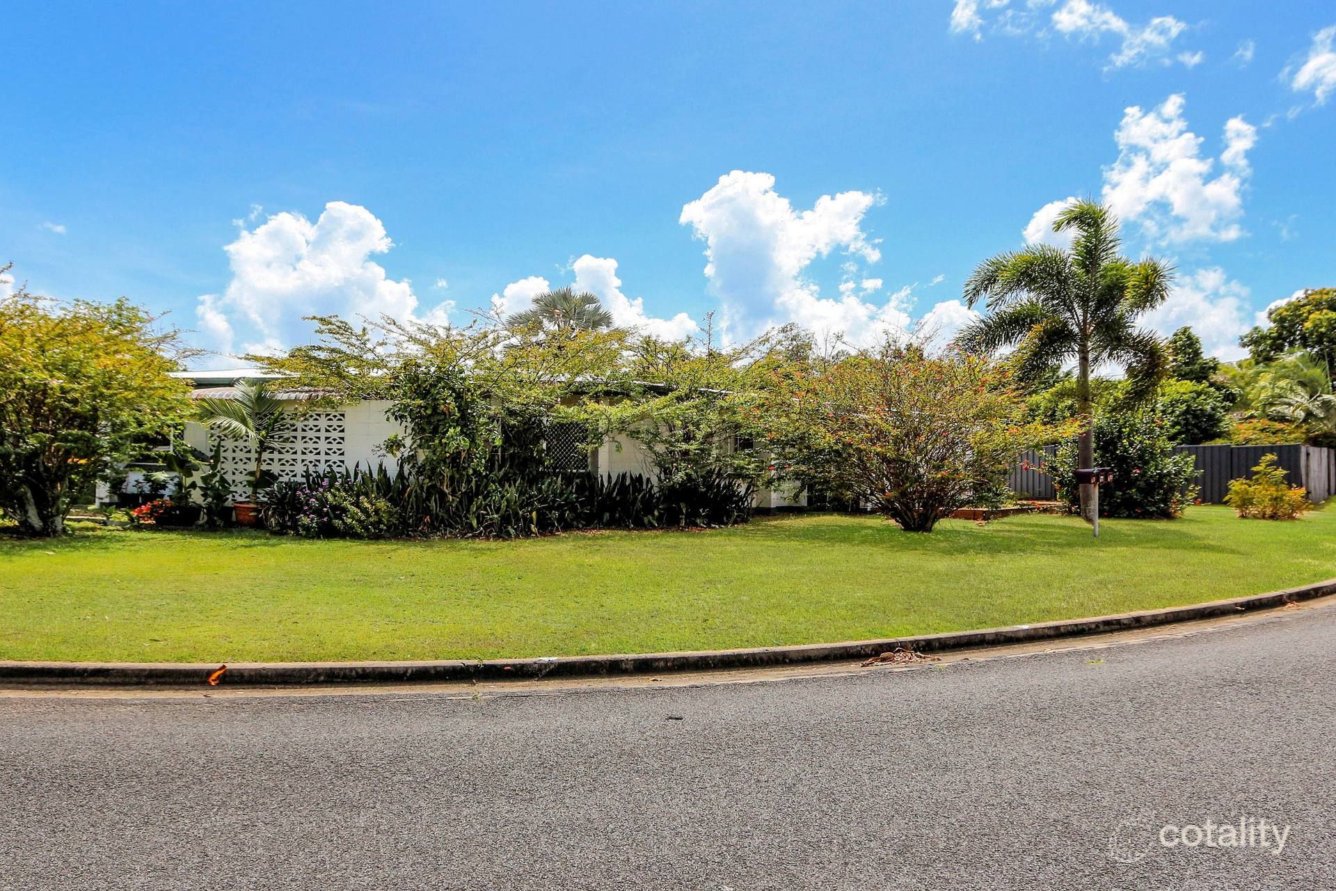 12 Bamboo St, Holloways Beach, QLD 4878