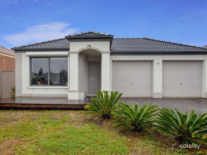 11 Verdon Ave, Caroline Springs, VIC 3023