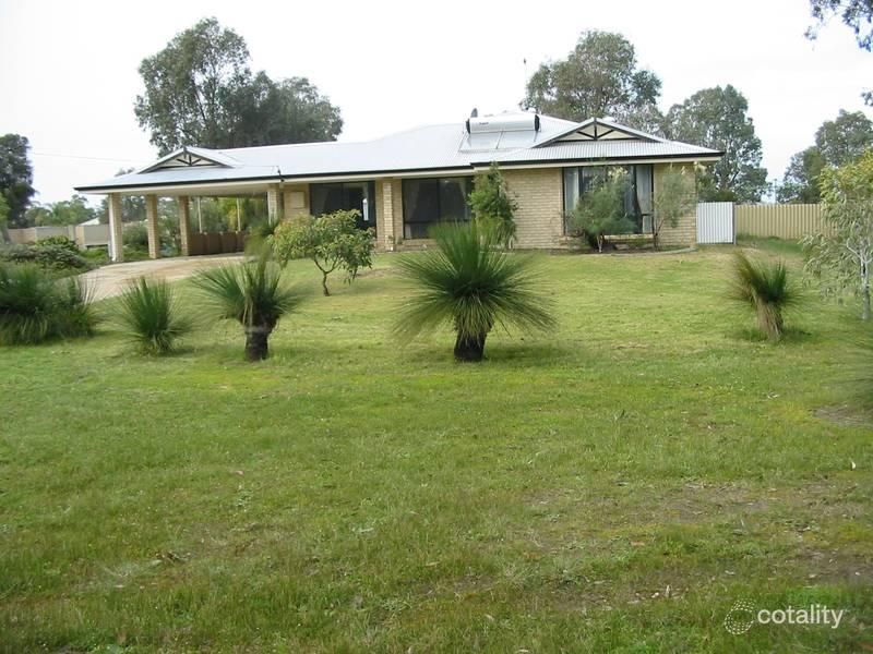 33 Thomas St, Pinjarra, WA 6208
