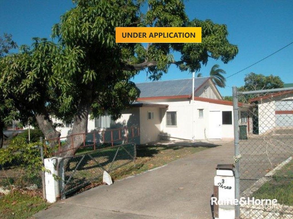 3 Yarroon St, Gladstone Central, QLD 4680