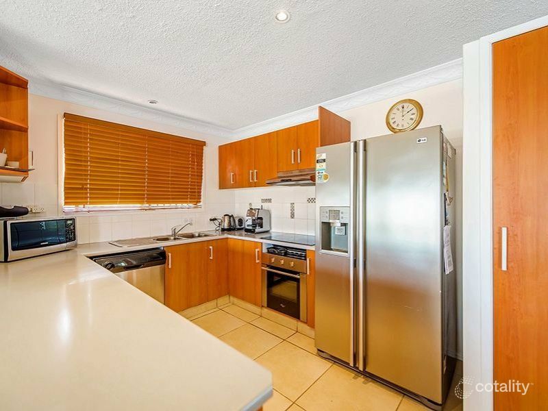 18 Coobowie St, Broadbeach Waters, QLD 4218