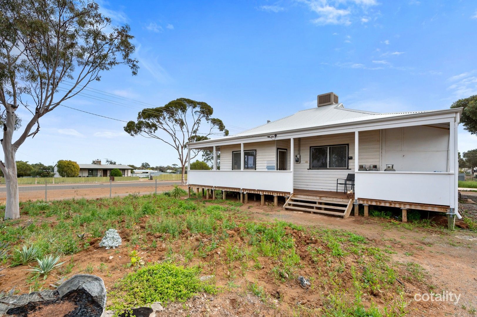 94 Shaw St, Coolgardie, WA 6429