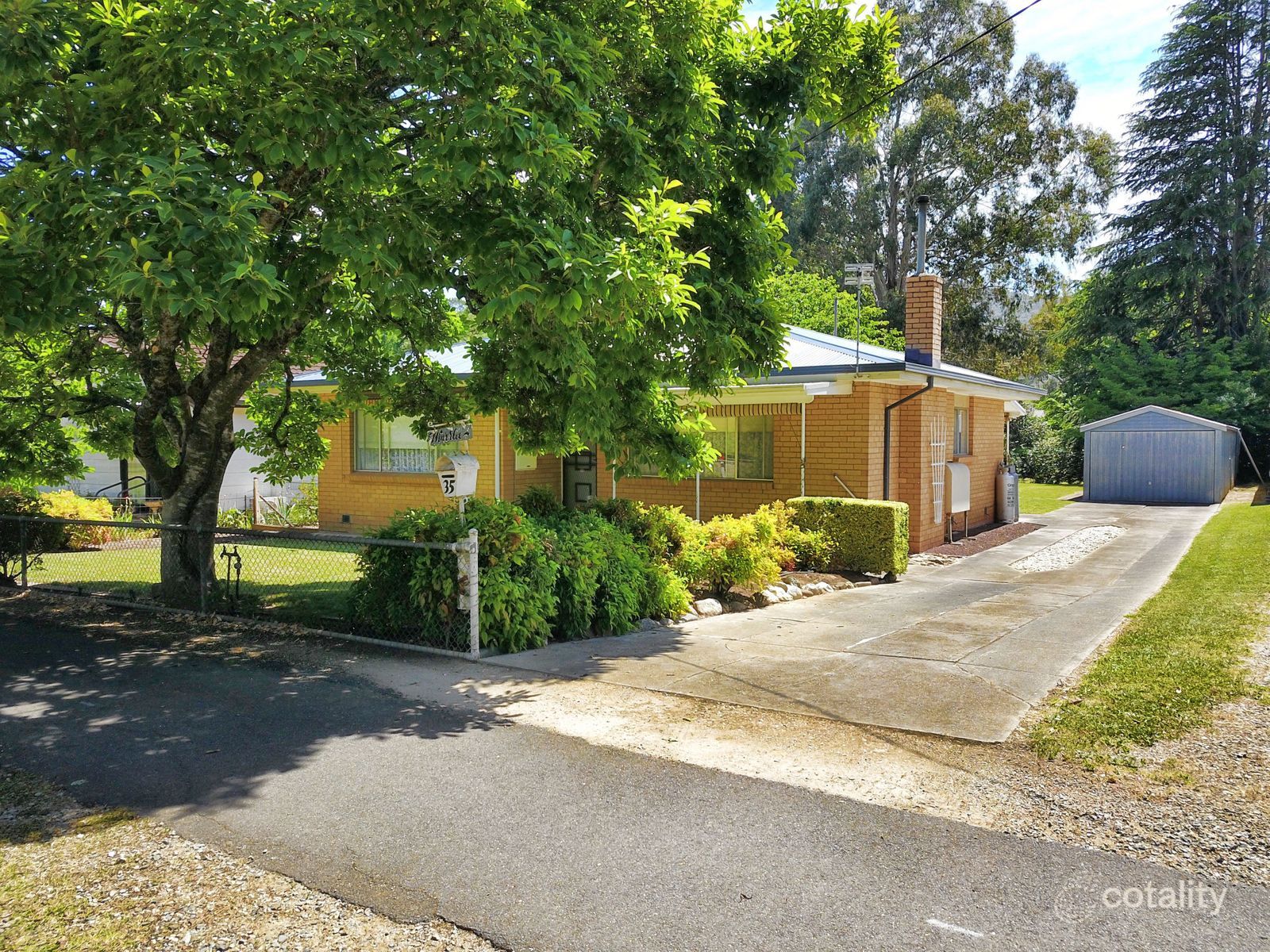 35 Cobden St, Bright, VIC 3741