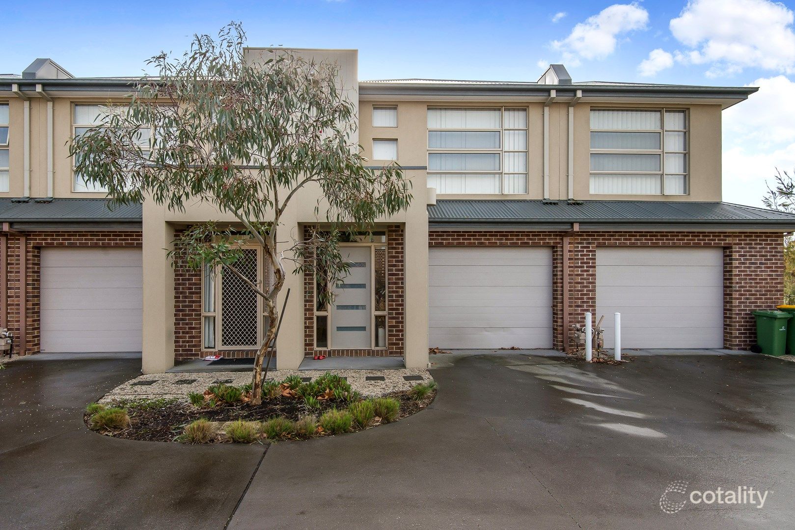 2/16-20 Honeysuckle Cl, Pakenham, VIC 3810