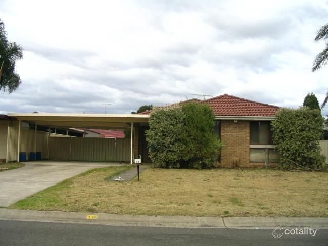 10 Madison Cct, St Clair, NSW 2759
