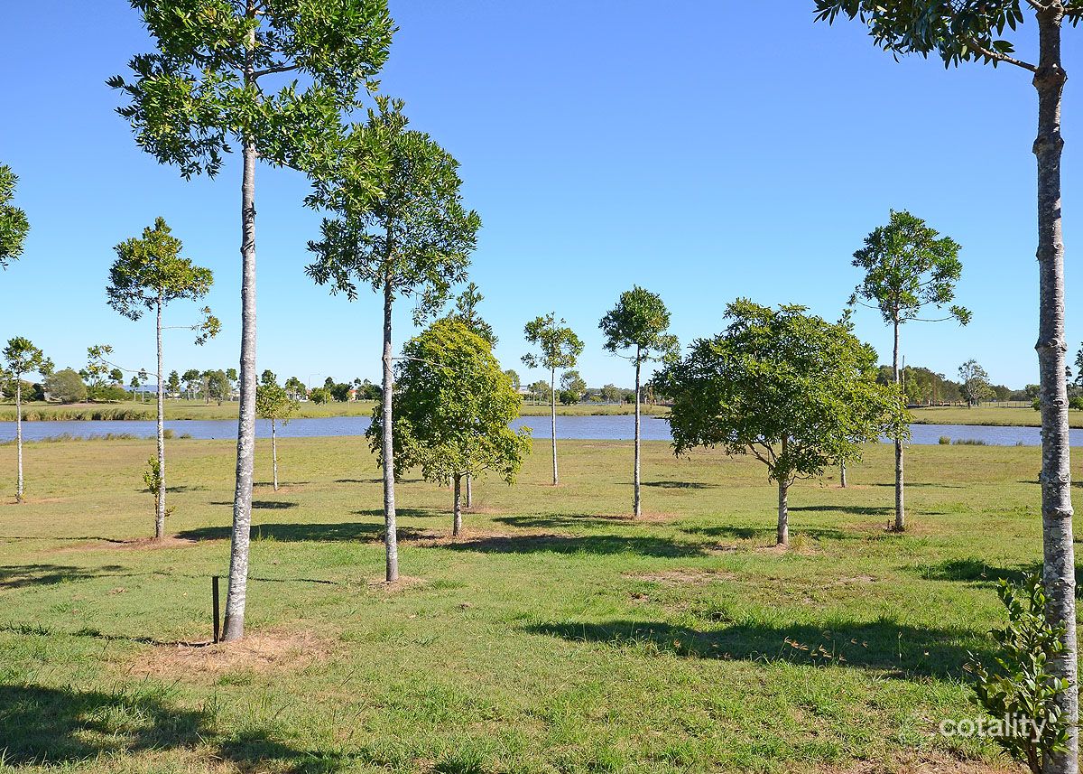 7 Brolga Ct, Eli Waters, QLD 4655
