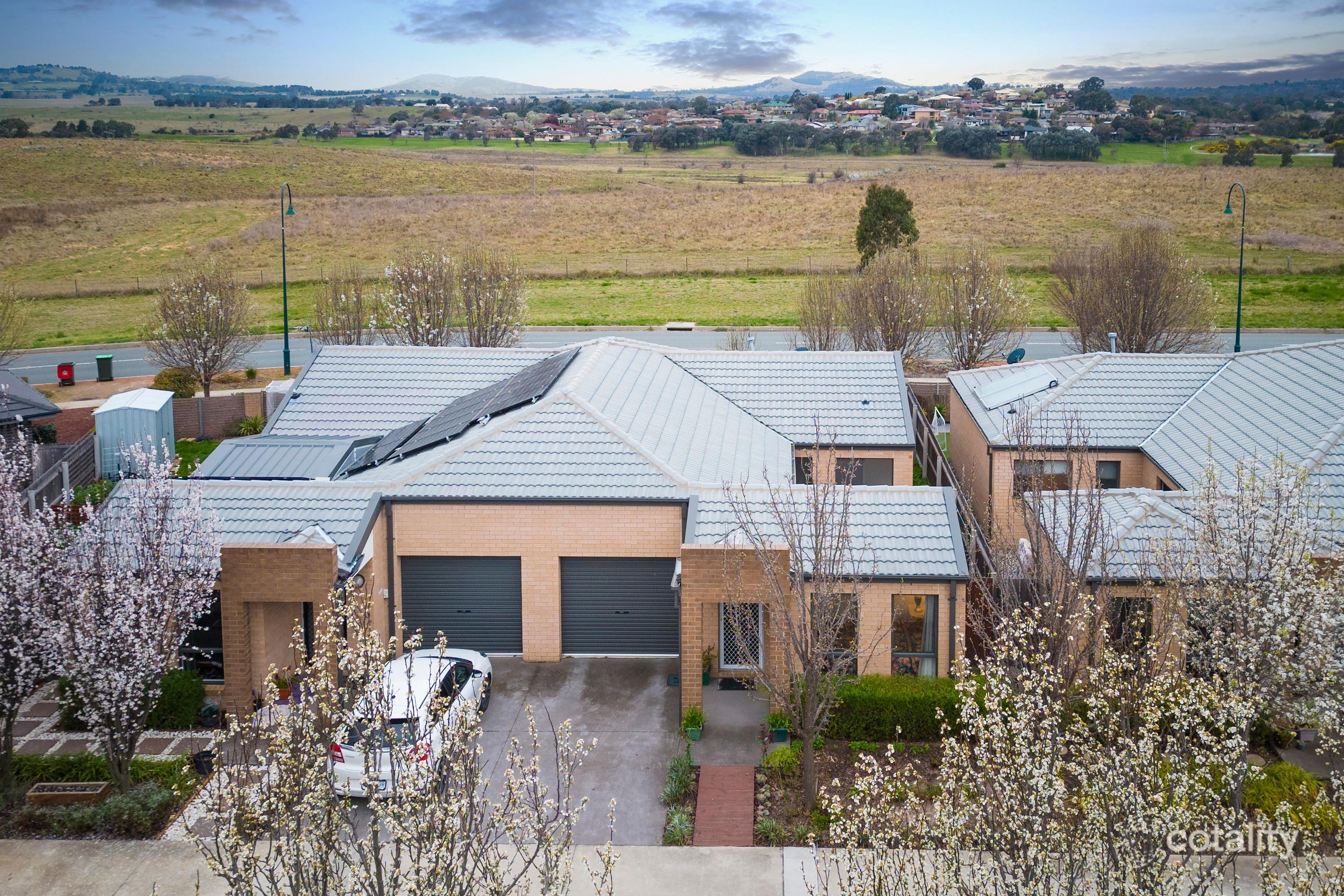 2/204 Macfarlane Burnet Ave, Macgregor, ACT 2615