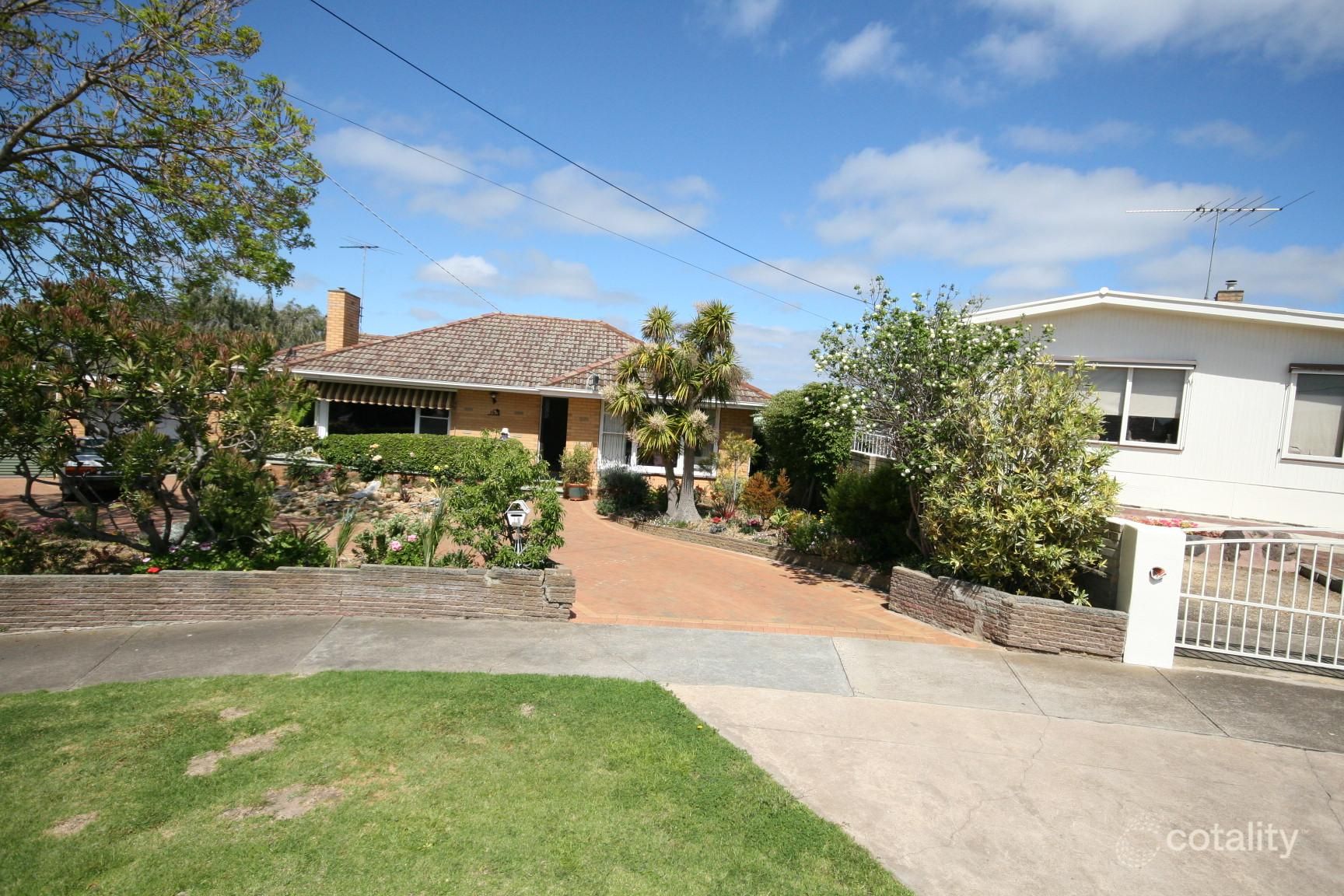 16 Ferry Gr, Newcomb, VIC 3219
