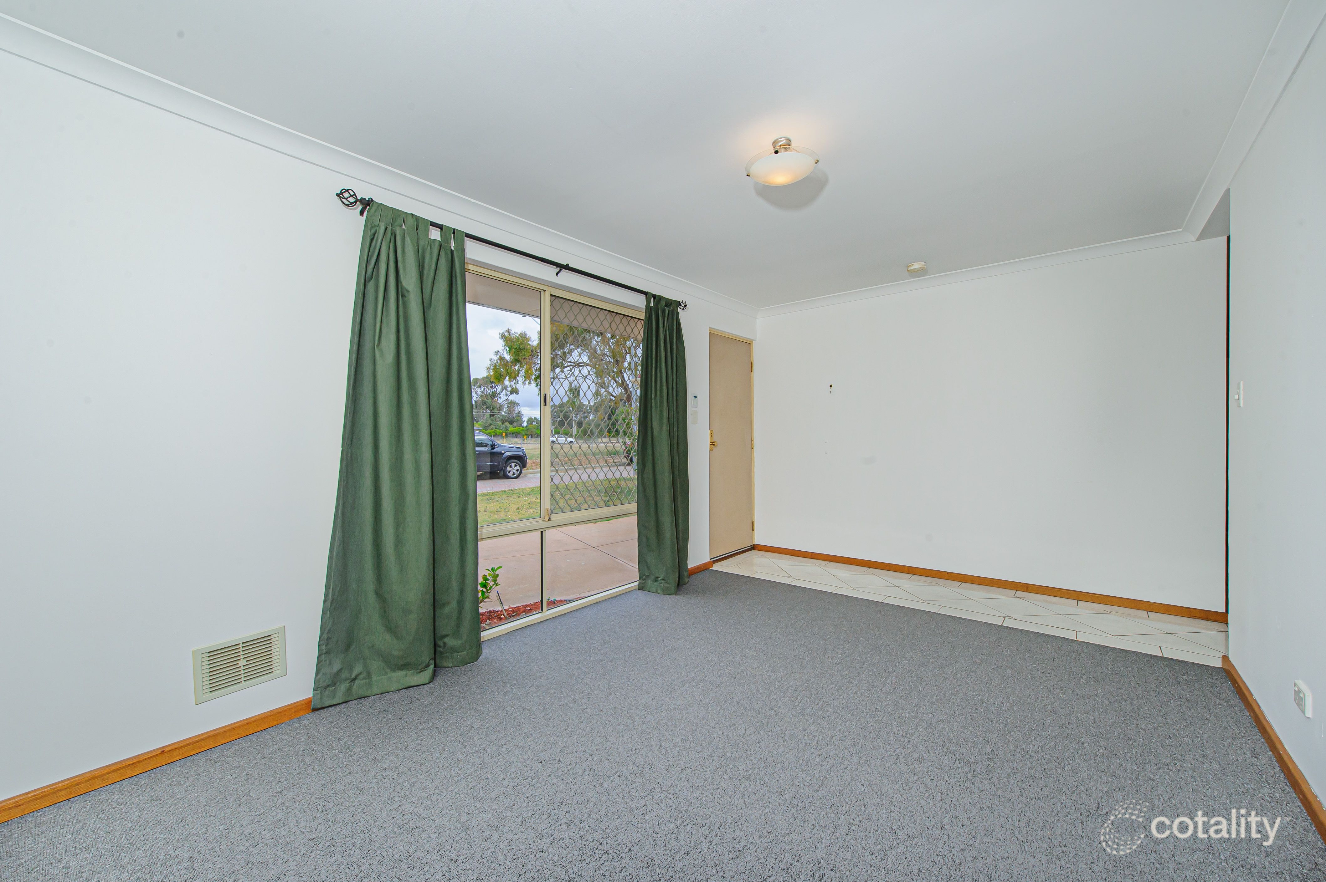 28 Pallarup Gr, Waikiki, WA 6169