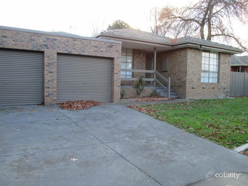 17 Hartwood St, Kew East, VIC 3102