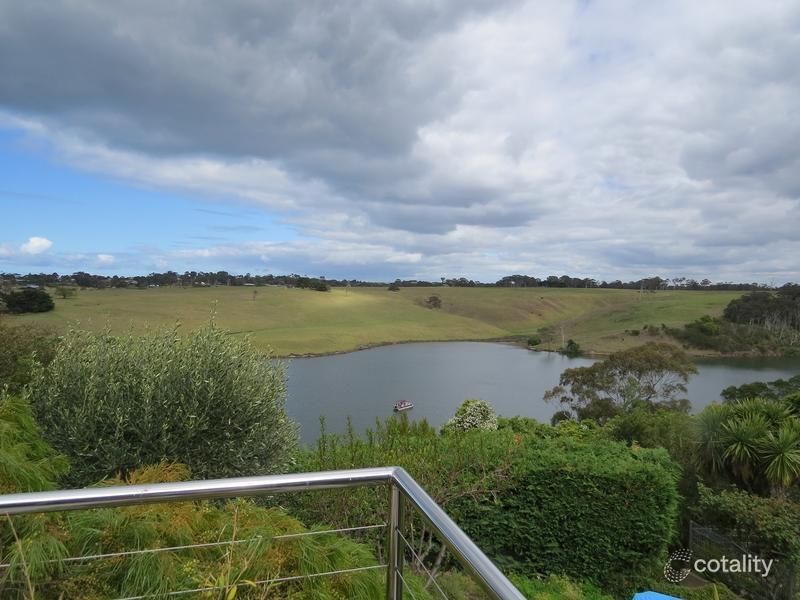 99 Capes Rd, Lakes Entrance, VIC 3909