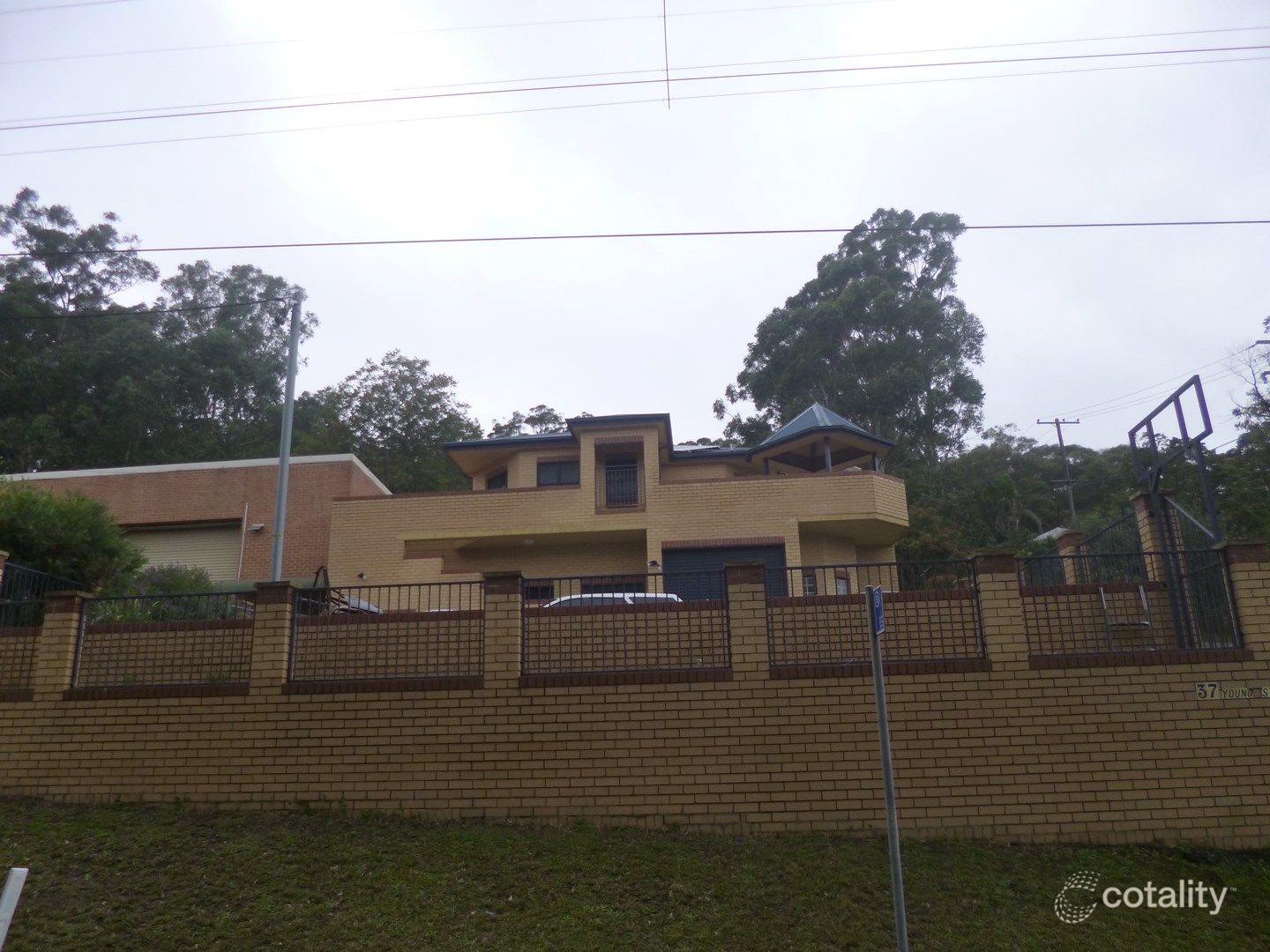 37 Young St, West Gosford, NSW 2250