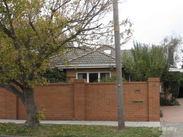 18 Gladwyn Ave, Bentleigh East, VIC 3165