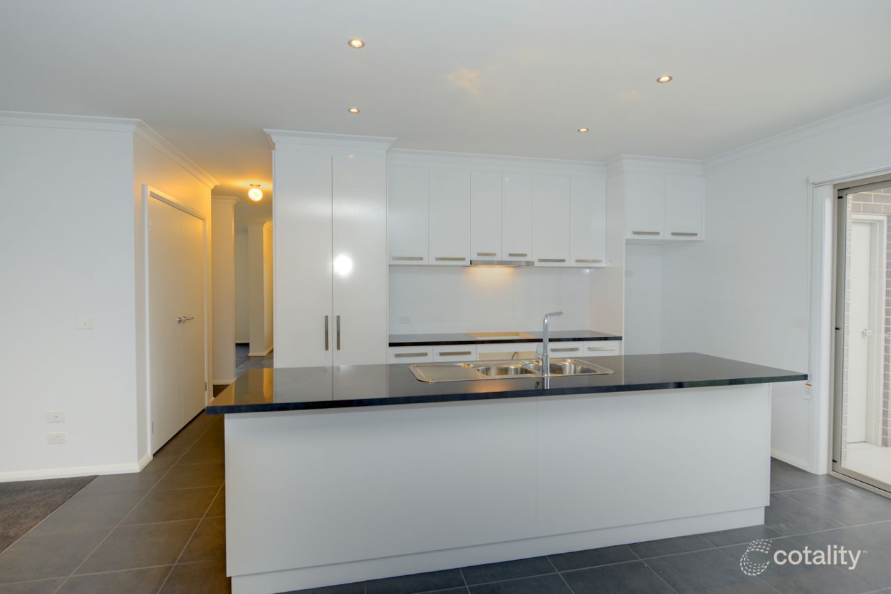 24 Warburton Dr, Lucas, VIC 3350