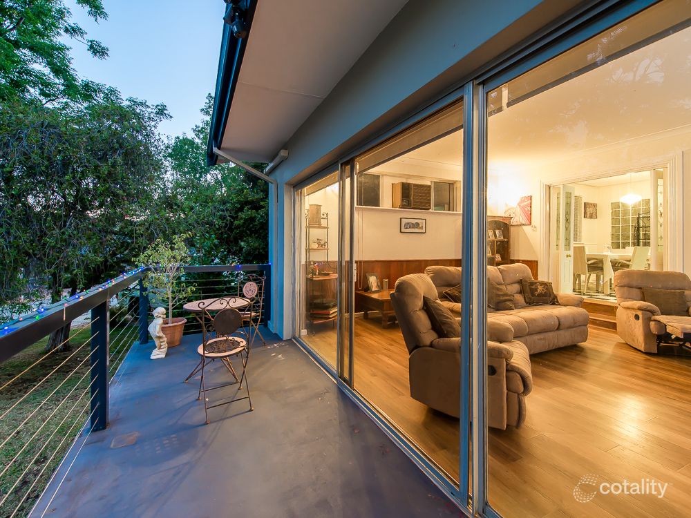 2 Greendale Pl, Kelmscott, WA 6111