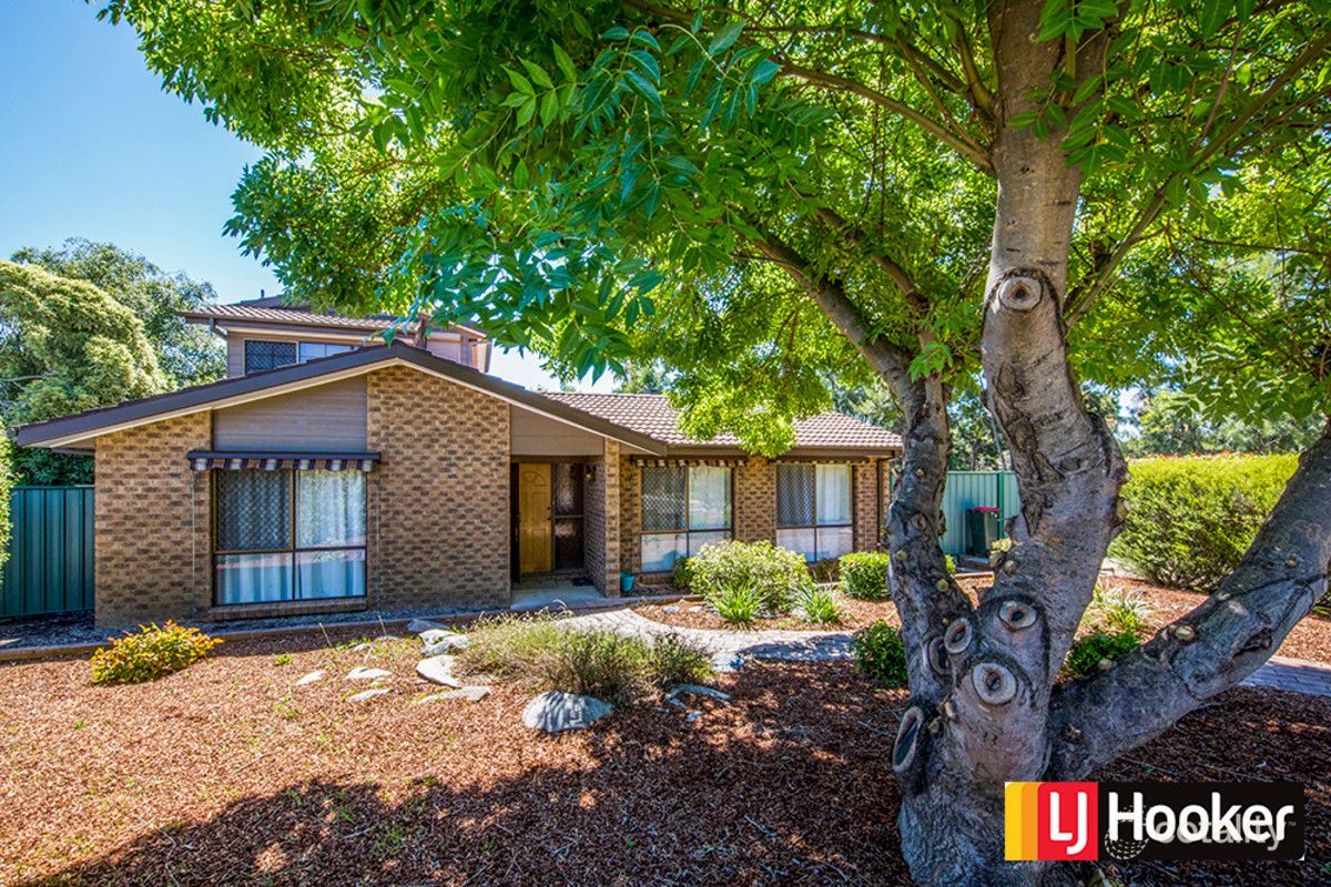 9 Mcghie Pl, Latham, ACT 2615