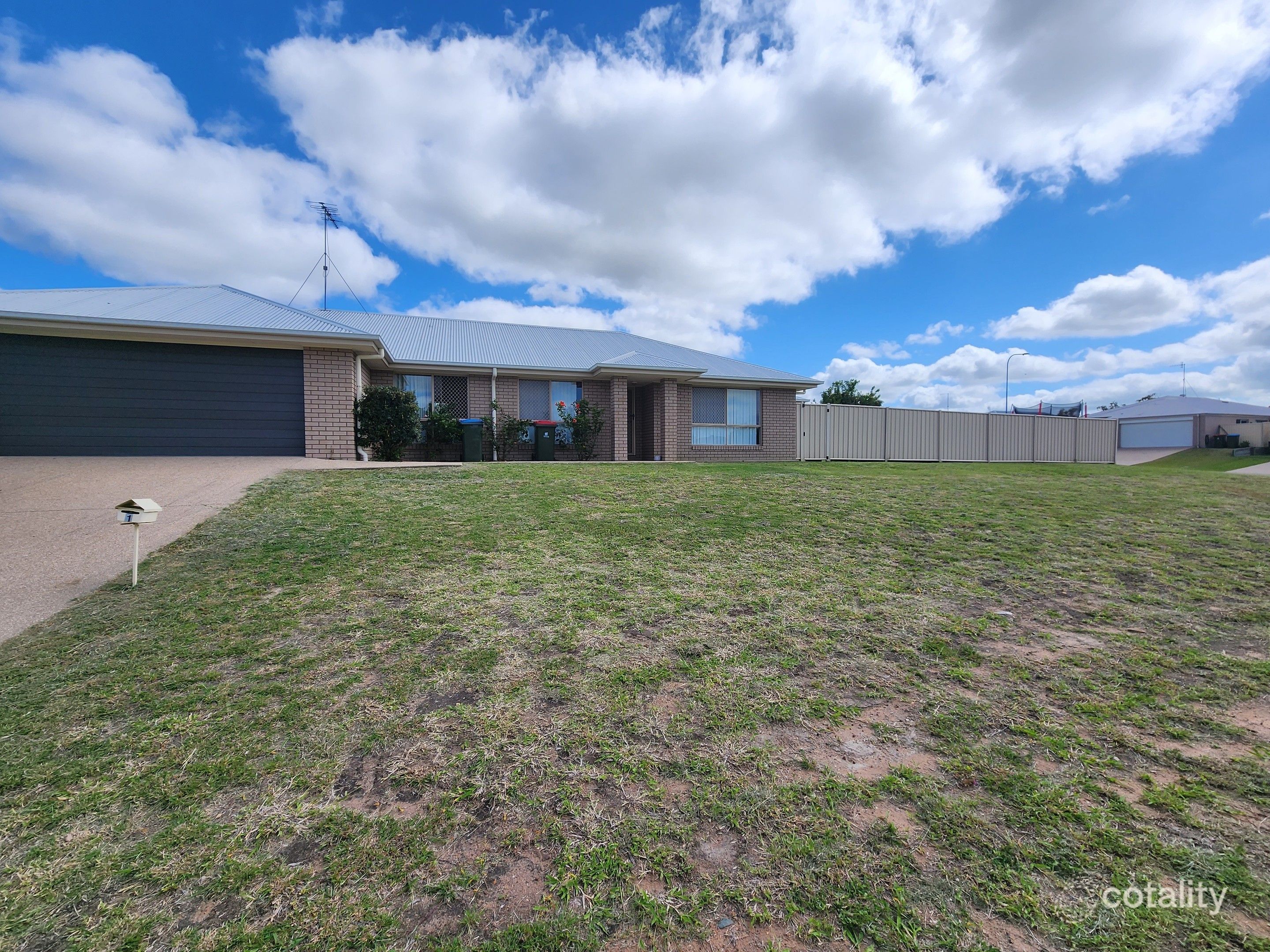 1 Hayden Pl, Moura, QLD 4718