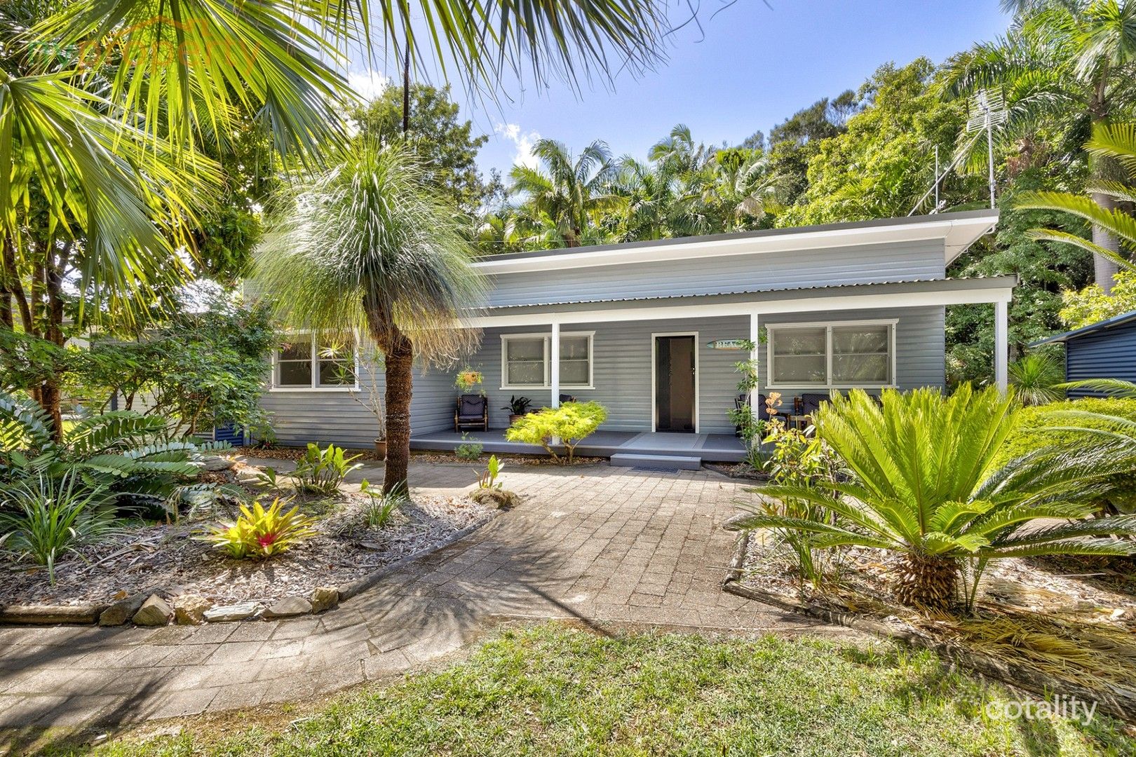 5 Banksia Cres, Scotts Head, NSW 2447