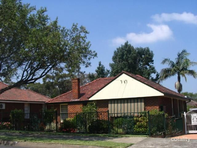 27 Rodd St, Birrong, NSW 2143