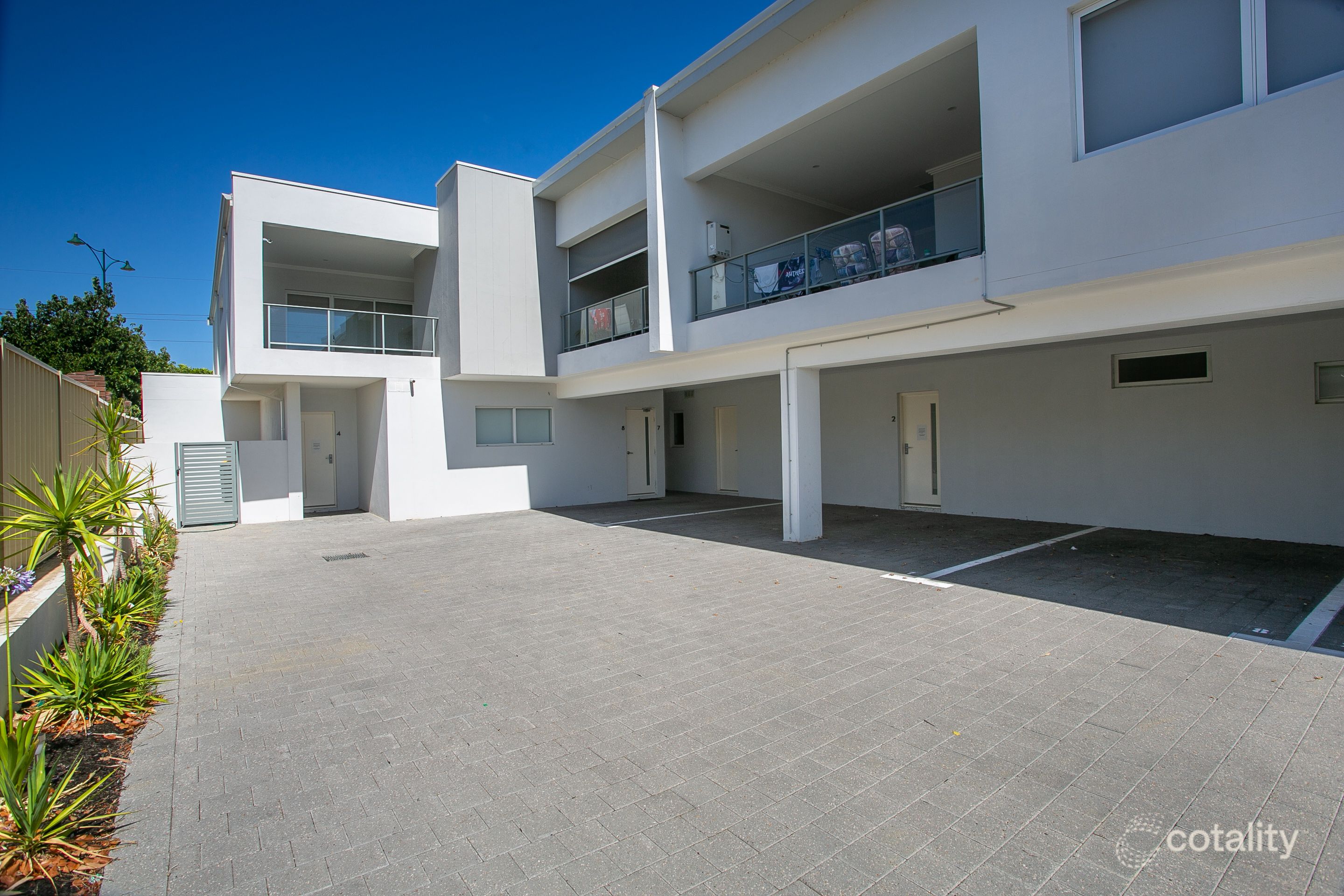 8/4 Mellar Ct, Midland, WA 6056