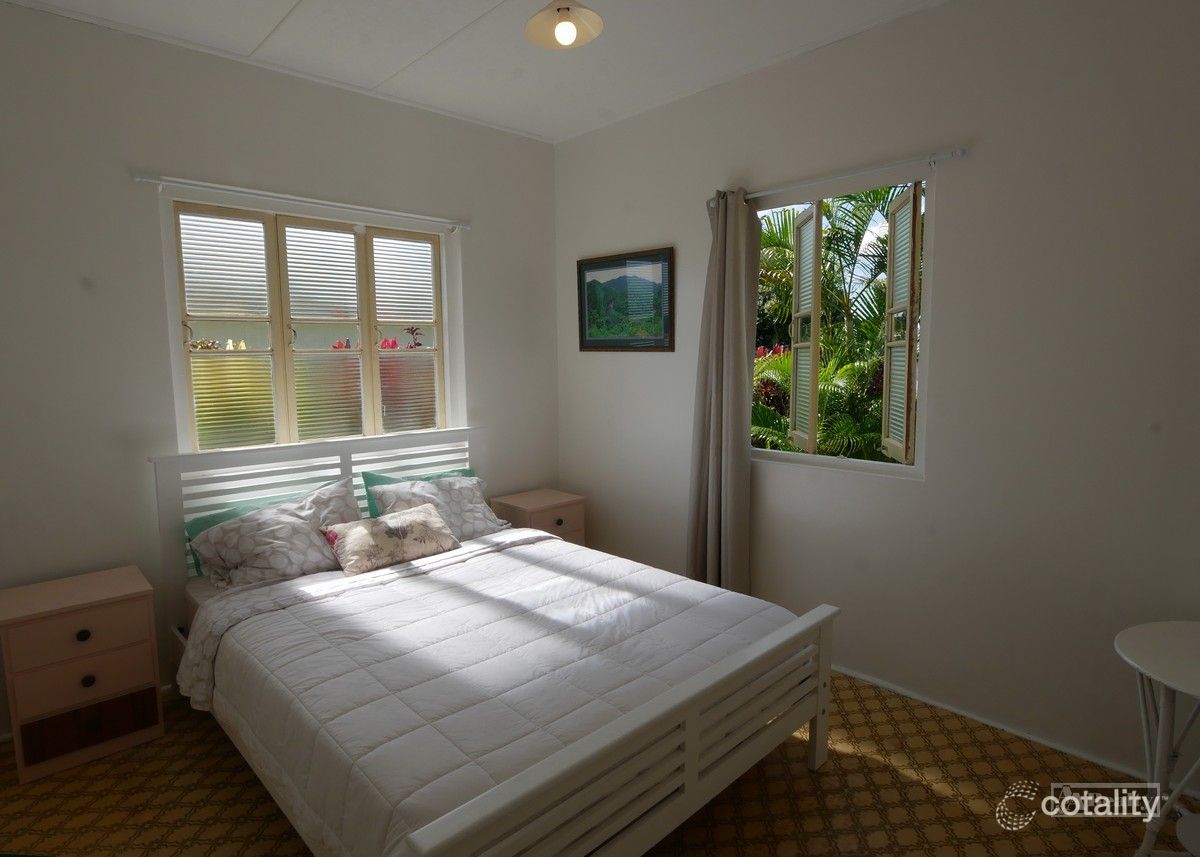 13 Meyer Ave, Wangan, QLD 4871