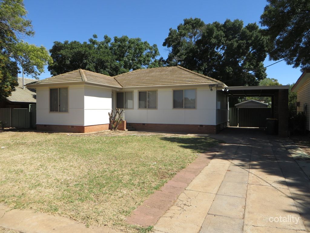 6 Noorla St, Griffith, NSW 2680