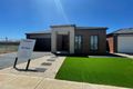 Property photo of 33 Blairmont Crescent Tarneit VIC 3029